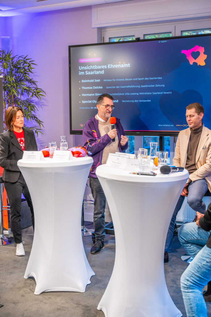 Gespräch auf dem Podium der ersten Saarland-Bühne